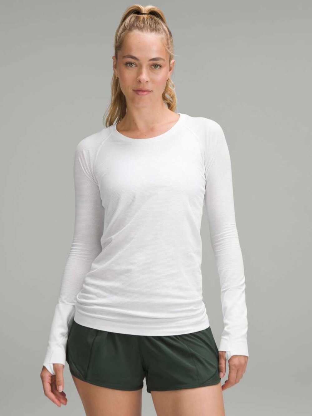 Swiftly Tech Long-Sleeve Shirt 2.0 *Hip Length in White